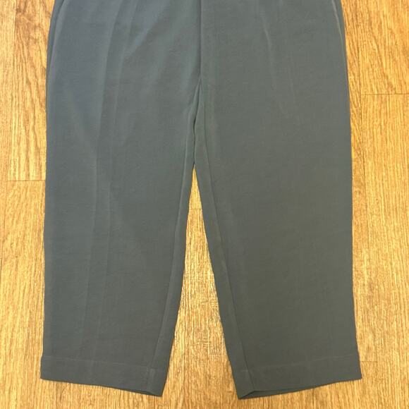 Madewell Pleated Tapered-Leg Pants in Easygoing Crepe Thunder Cloud Gray Size 4 - Picture 6 of 13